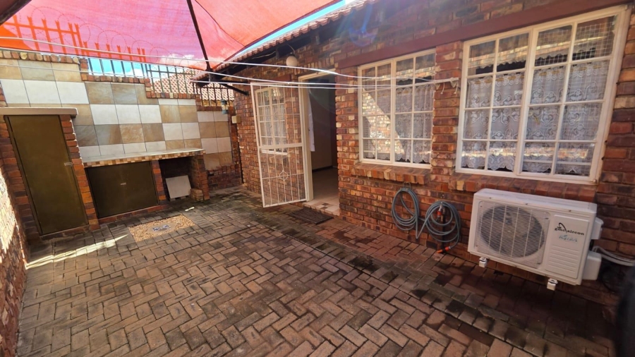 2 Bedroom Property for Sale in Pentagon Park Free State